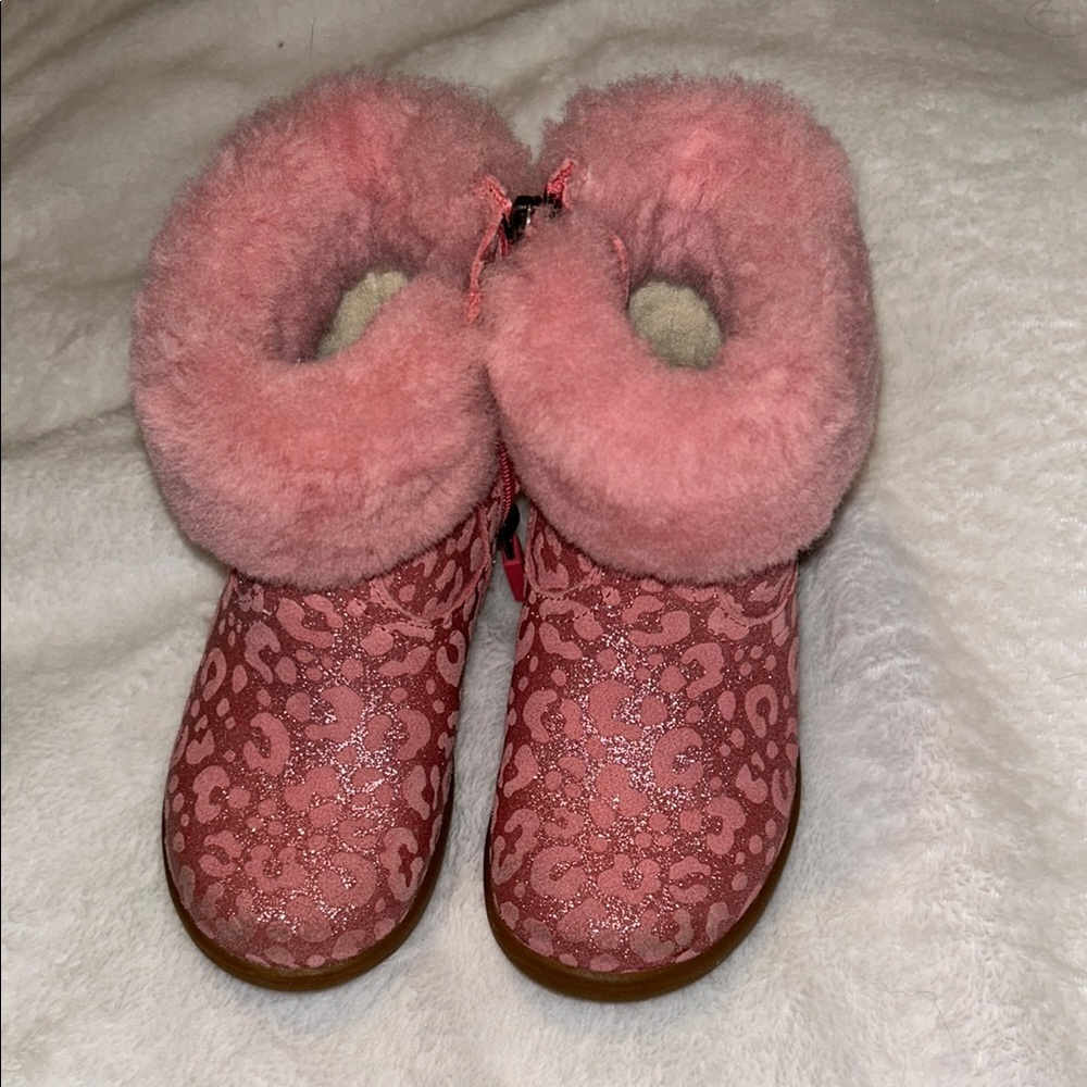 UGG Toddler Size 6 Pink Sparkly Leopard Boots with Fur Lining